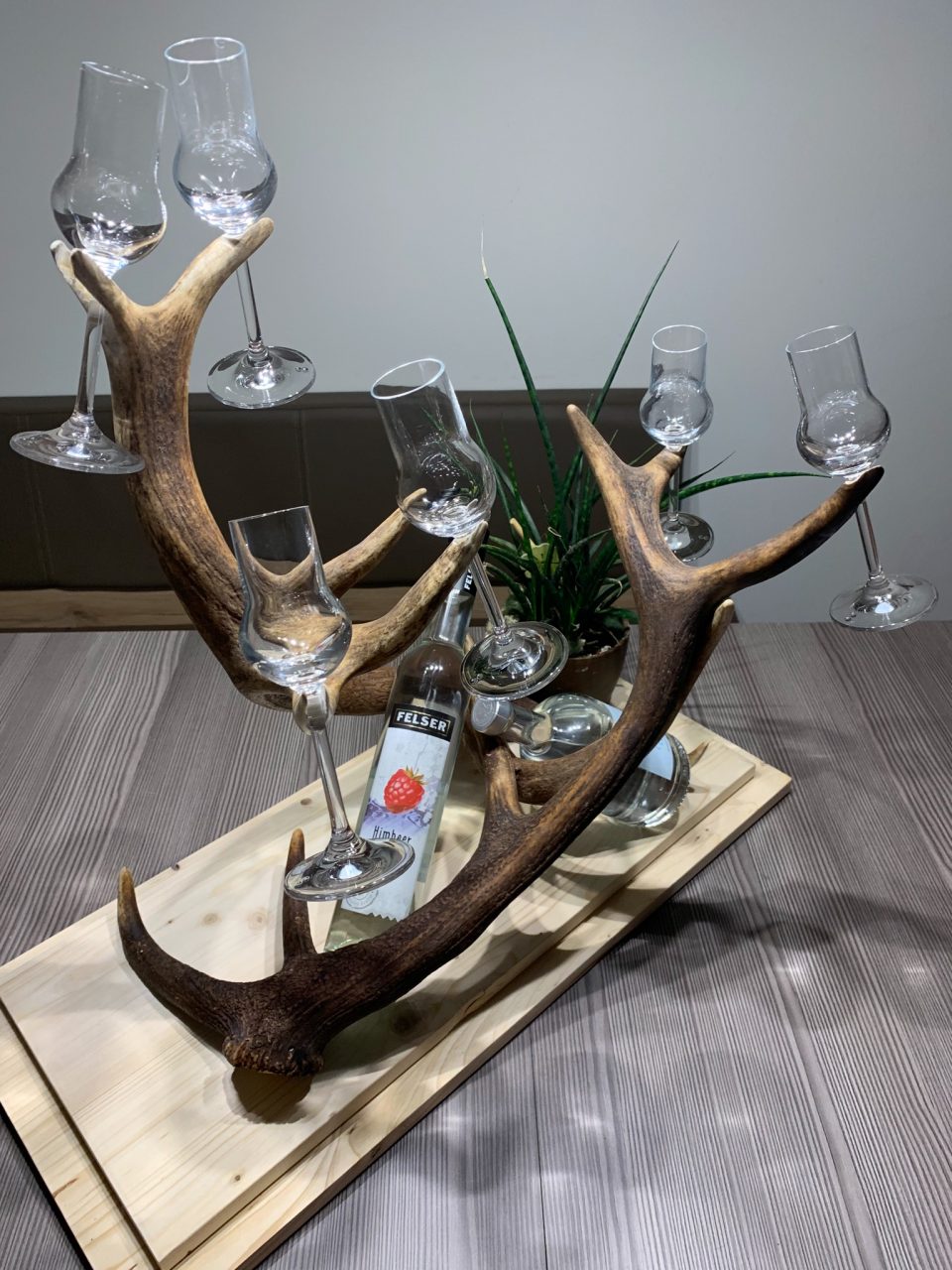 Schnapsglas-Vitrine Aus Holz Für Die Wand – Set Mit 30 Gläsern, Schwarz, 43,2 X 30,5 Cm, Kein Montage Nötig