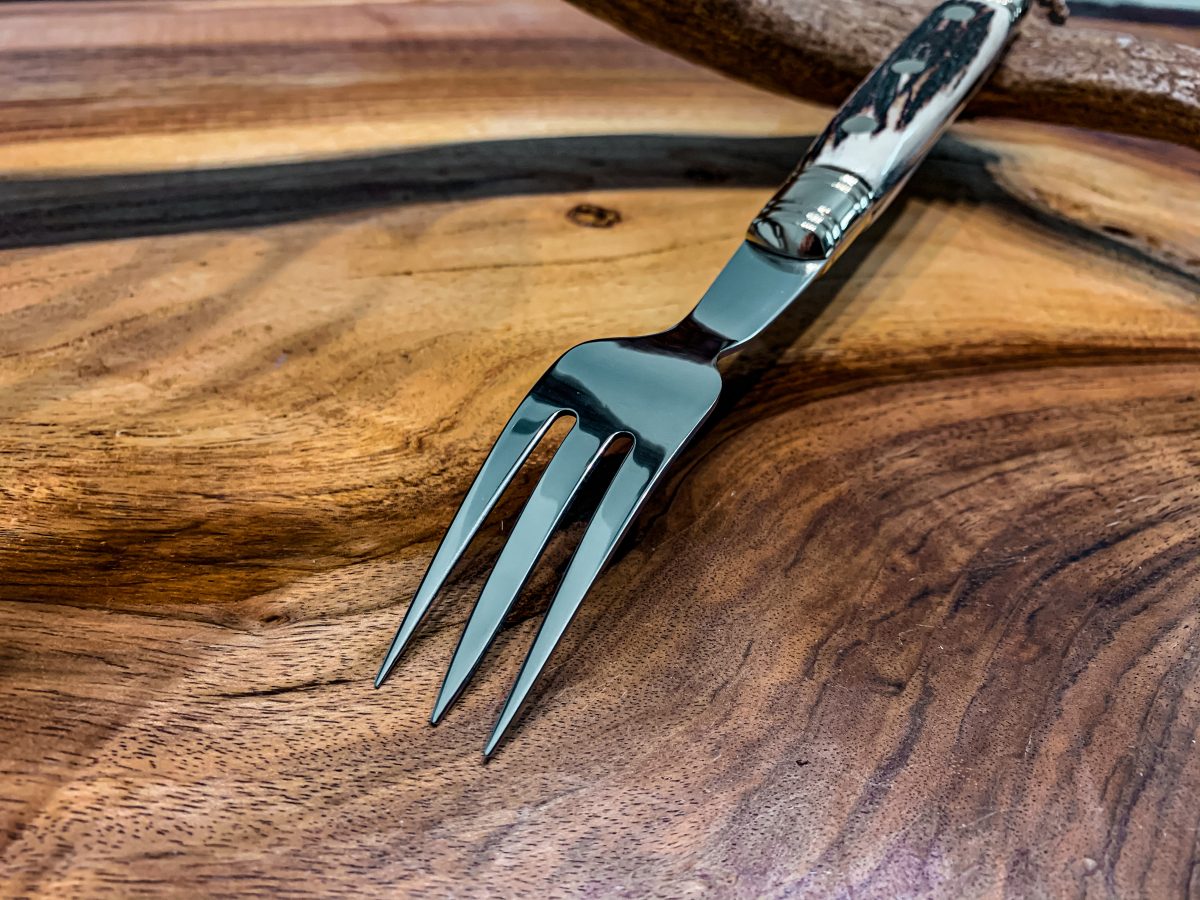 geweih besteck, hirschhorn besteck, jagdliches Besteck kaufen, besteck aus geweih österreich, jagdbesteck, hirschhorn besteck, besteck für Jäger, geweih steakmesser, geweih Gabel zum essen, geweih gabel